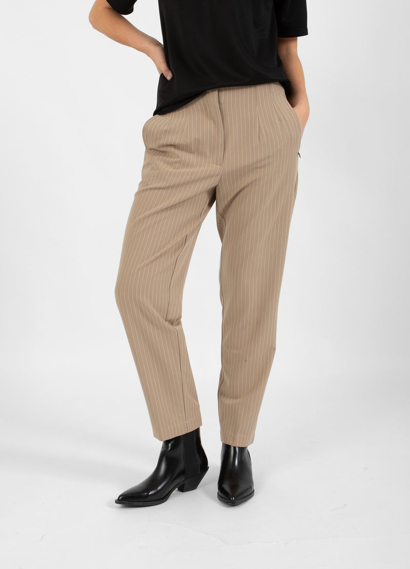 Coster Copenhagen BROEK - STELLA FIT Pants Sand white stripe - 993