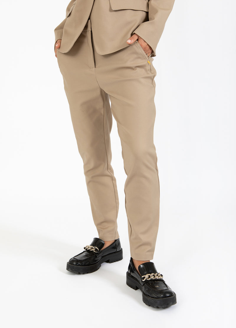 Coster Copenhagen BROEK MET NORMALE LENGTE - STELLA FIT Pants Desert sand - 329