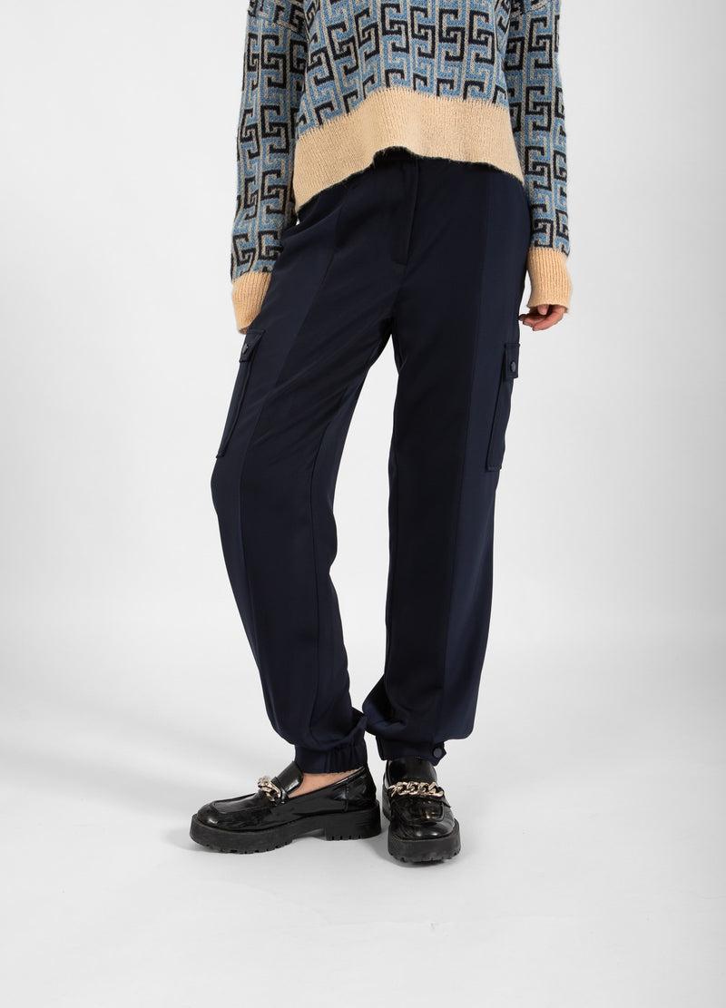 Coster Copenhagen CARGOBROEK - STELLA PASVORM Pants Dark blue - 579