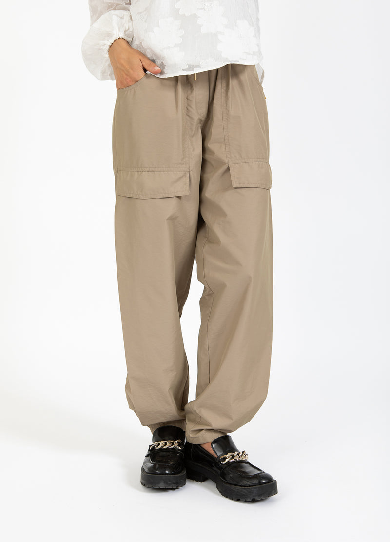 Coster Copenhagen CARGO BROEK - SILLE PASVORM Pants Desert sand - 329