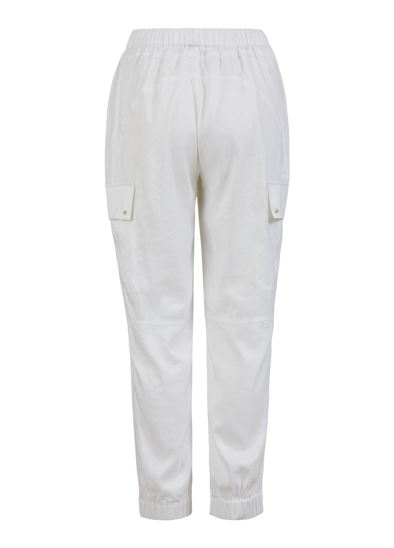 Coster Copenhagen CARGO BROEK IN GLANS - SILLE FIT Pants White - 200