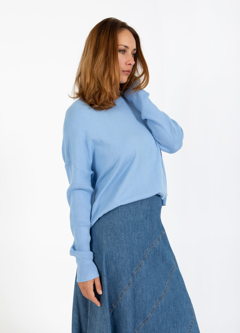 Coster Copenhagen GEBREID MET AFHANGENDE SCHOUDER EN STRAKKE MOUWEN Knitwear Ice blue - 544