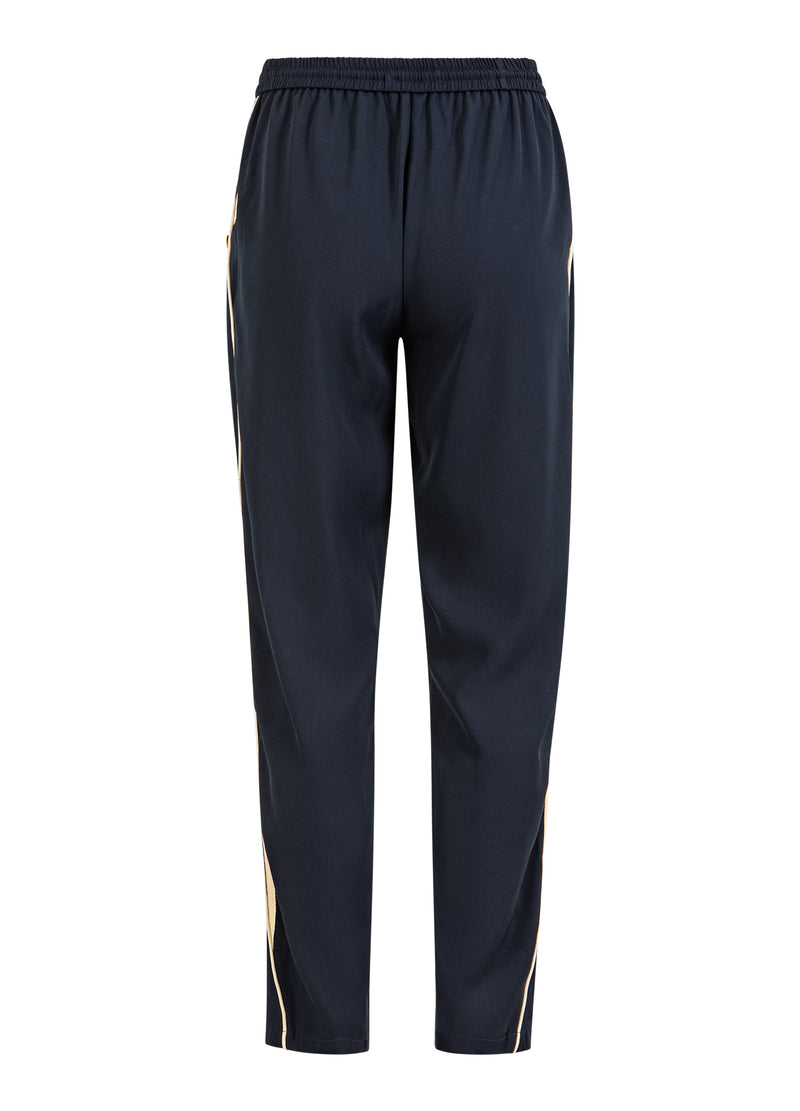 Coster Copenhagen ONTSPANNEN SPORTIEVE BROEK - SILLE PASVORM Pants Navy/off white - 566