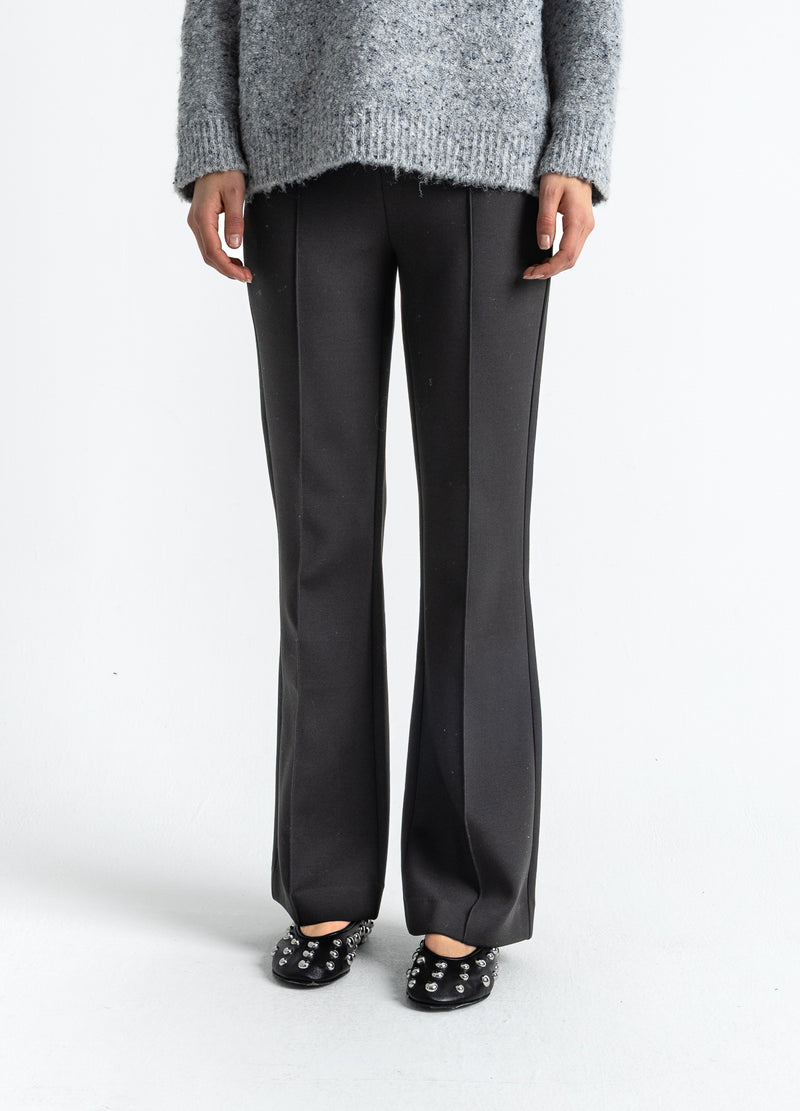 Coster Copenhagen SCUBA BROEK - MYNTE PASVORM Pants Black - 100