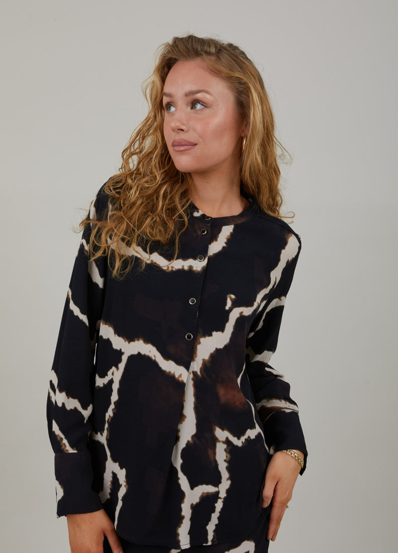 Coster Copenhagen  SHIRT IN NIGHT CLOUDS PRINT Shirt/Blouse Night clouds print - 924