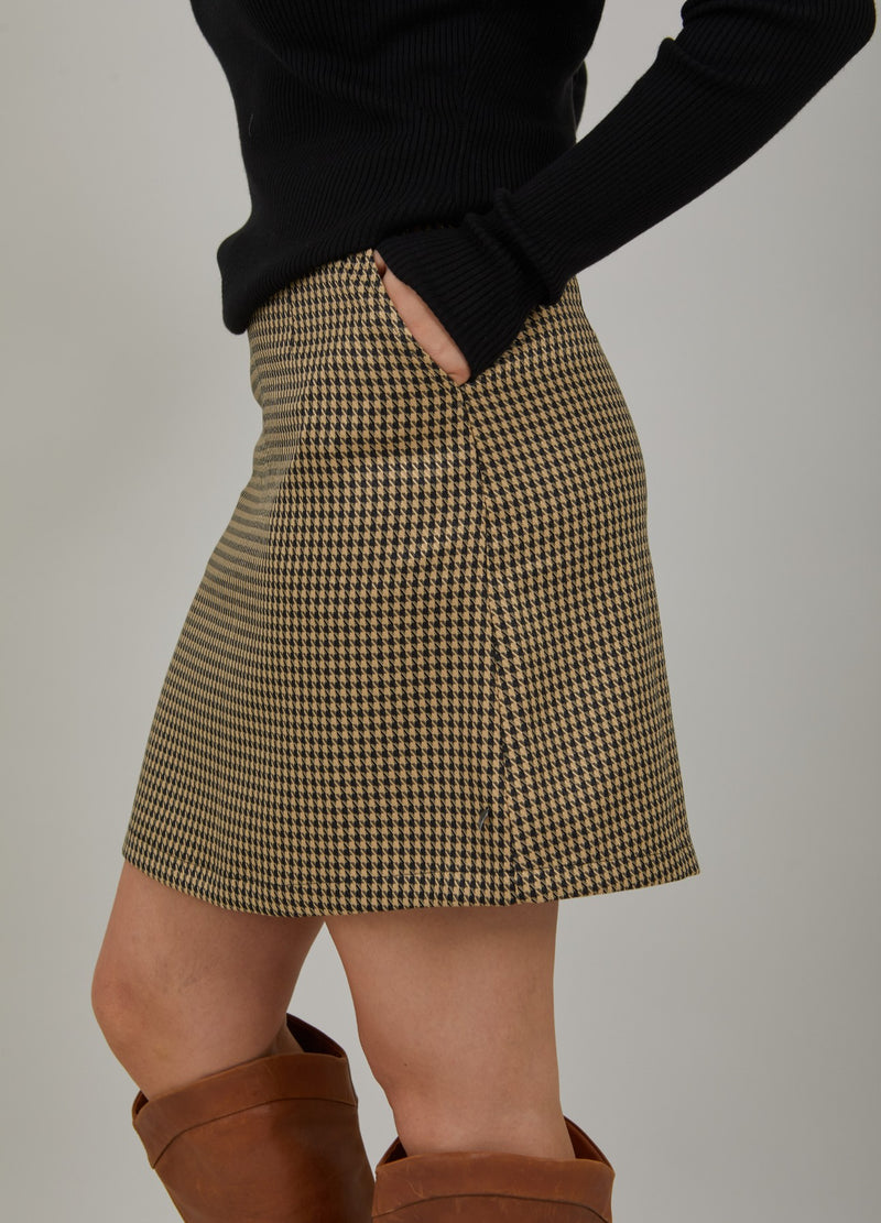 Coster Copenhagen  SHORT SKIRT IN HOUNDSTOOTH Skirt Beige houndstooth - 259