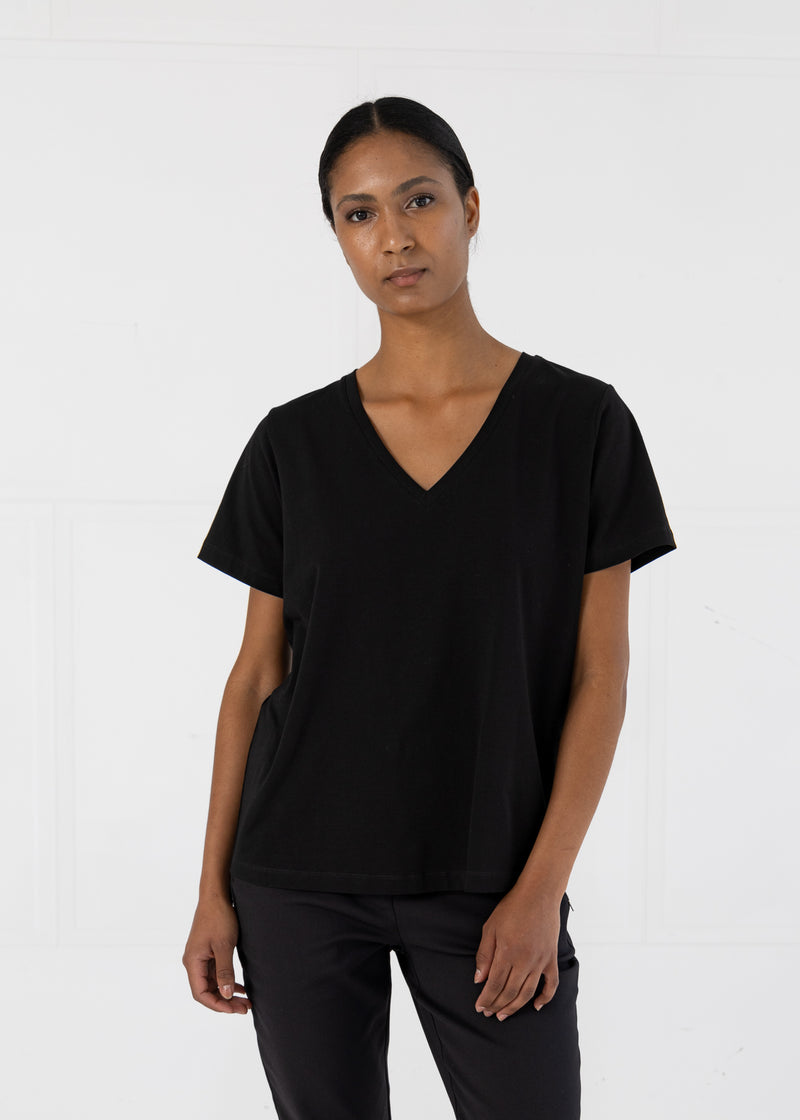 Coster Copenhagen T-SHIRT MET V-HALS - HALFLANGE MOUWEN T-Shirt Black - 100