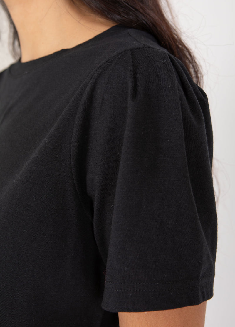 Coster Copenhagen  T-SHIRT MET PLOOIEN T-Shirt Black - 100