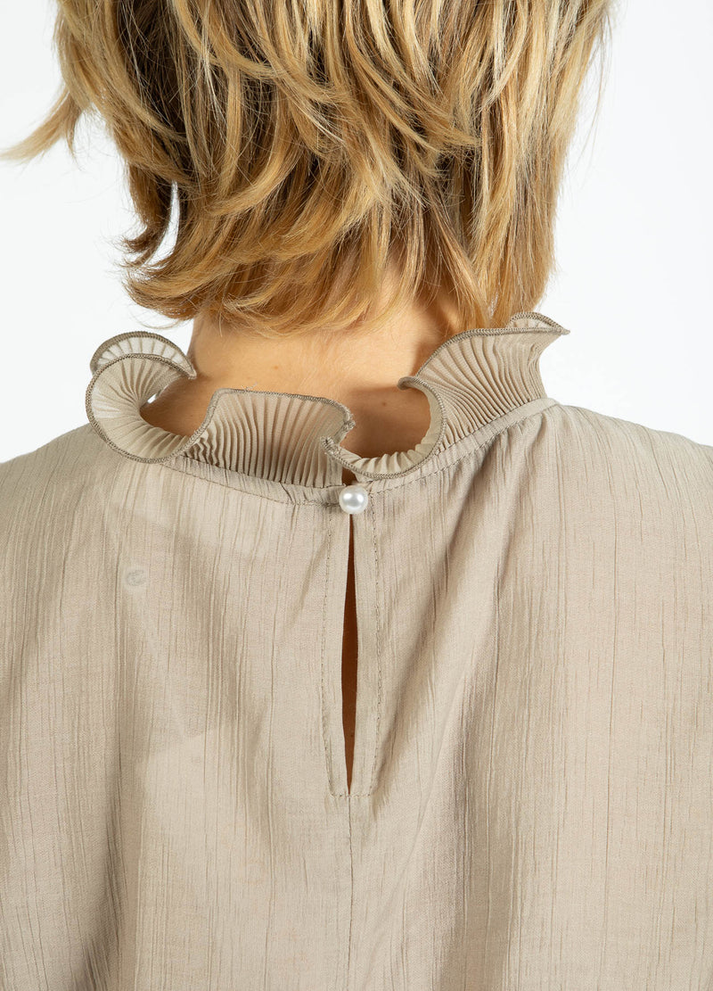 Coster Copenhagen TOP MET RUFFLES Shirt/Blouse Grey sand - 241